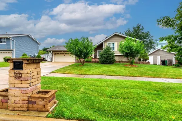 258 Cunningham Lane, Bloomingdale, IL 60108
