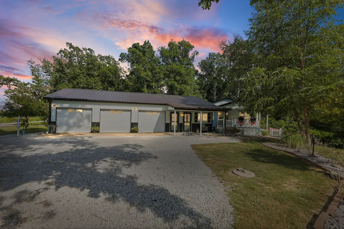 7296 State Route 161 Extension, Iuka, IL 62849 - #1
