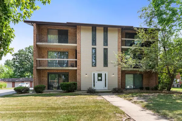 9837 Treetop Drive #1W, Orland Park, IL 60462