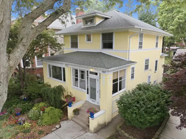 1527 W Juneway Terrace, Chicago, IL 60626