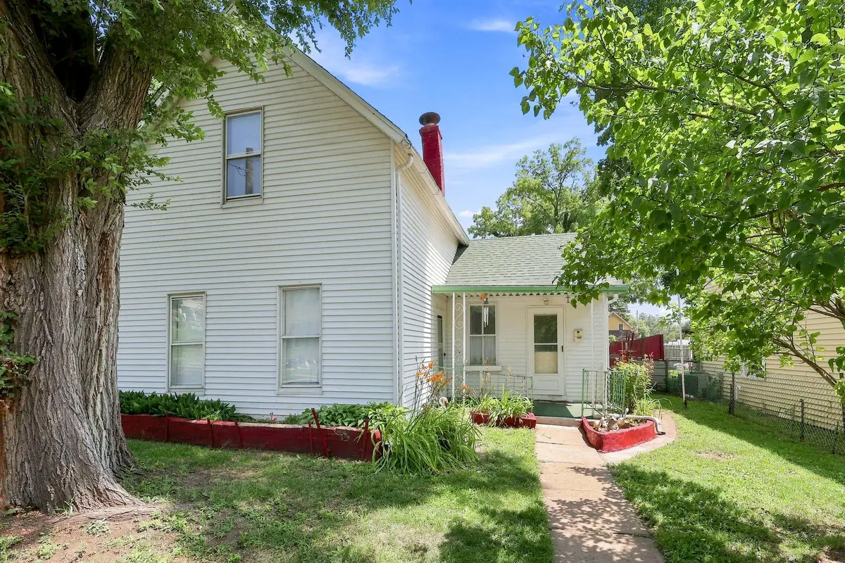 621 Oak Street, Davenport, IA 52802 - #1