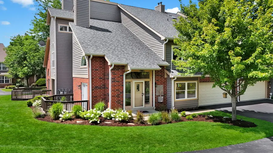 8008 Barrymore Drive, Darien, IL 60561 - #3