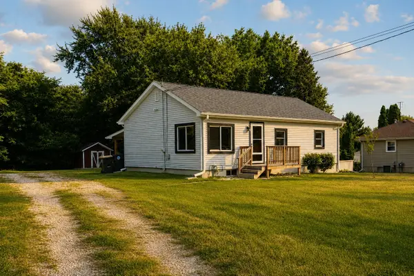 42981 N Lake Avenue, Antioch, IL 60002