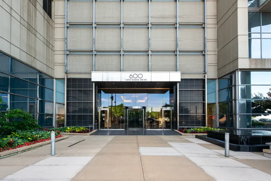 600 N Lake Shore Drive #807, Chicago, IL 60611 - #2