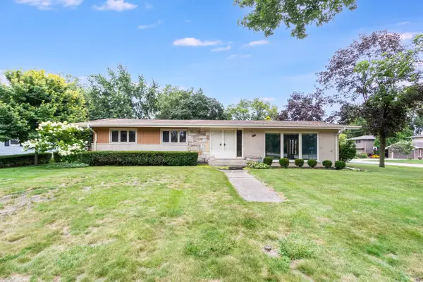 642 Country Lane, Beecher, IL 60401