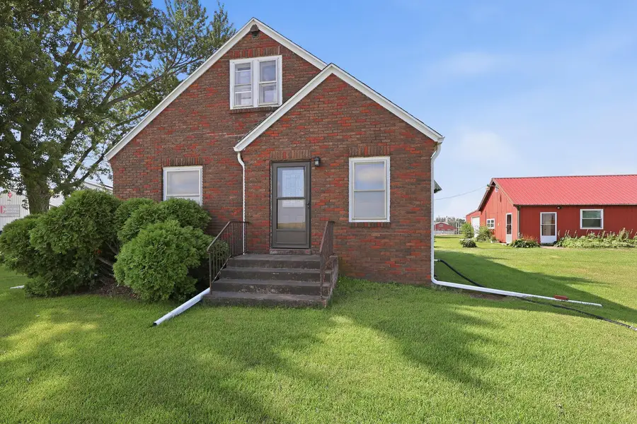 121 E Walcott Road, Walcott, IA 52773 - #3