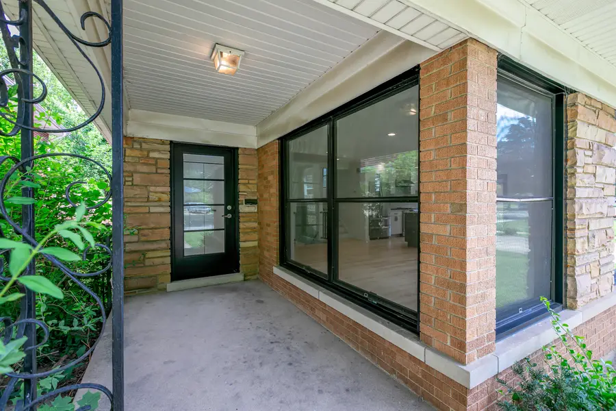 7323 N Kedvale Avenue, Lincolnwood, IL 60712 - #3