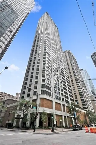 400 E Ohio Street #3202, Chicago, IL 60611 - #1