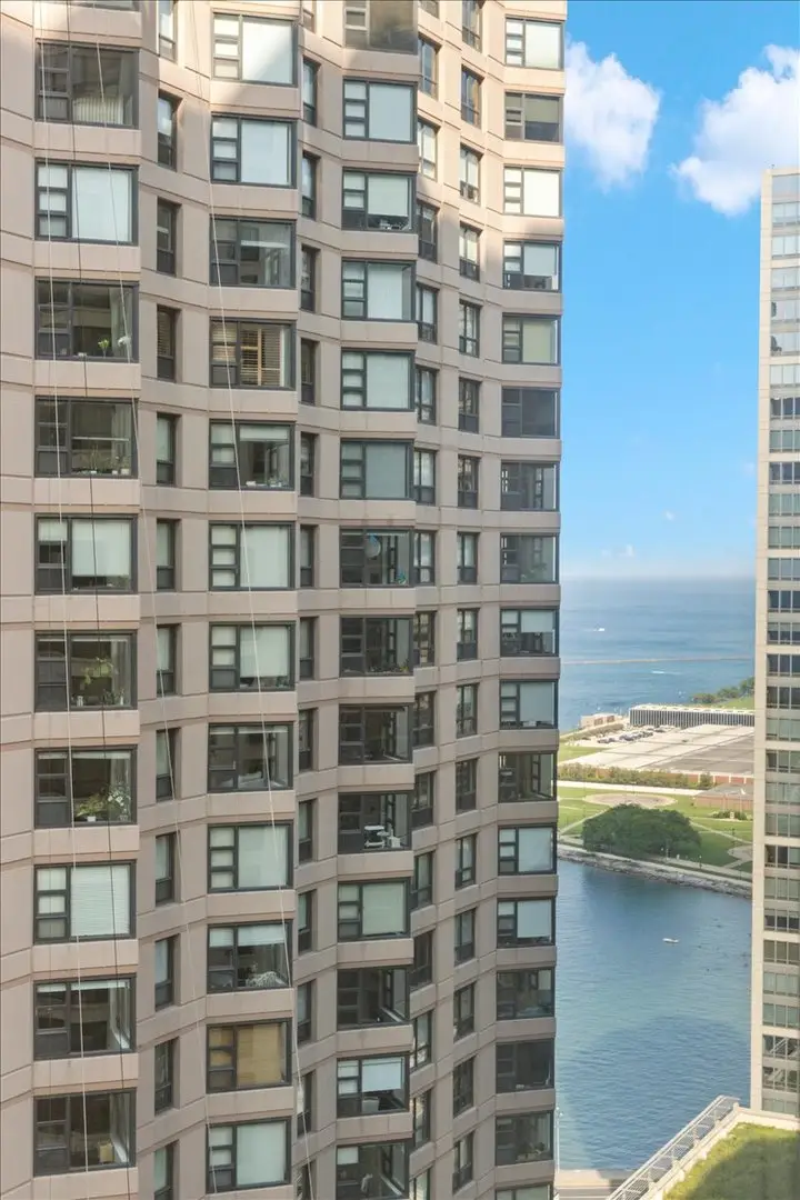 400 E Ohio Street #3202, Chicago, IL 60611 - #3