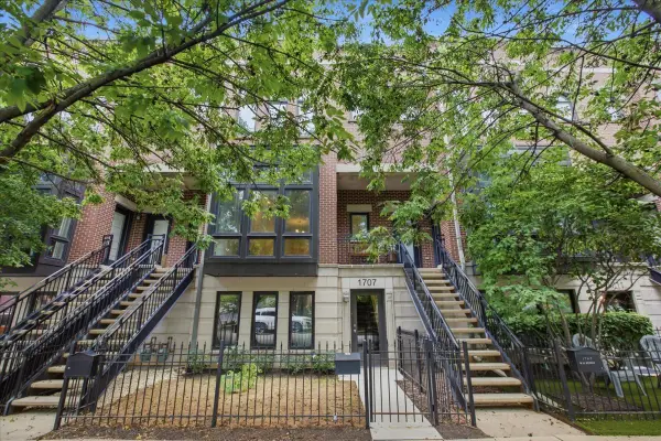 1707 W George Street #60, Chicago, IL 60657