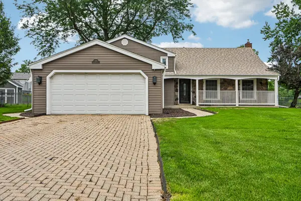 1146 Blackhawk Court, Schaumburg, IL 60193