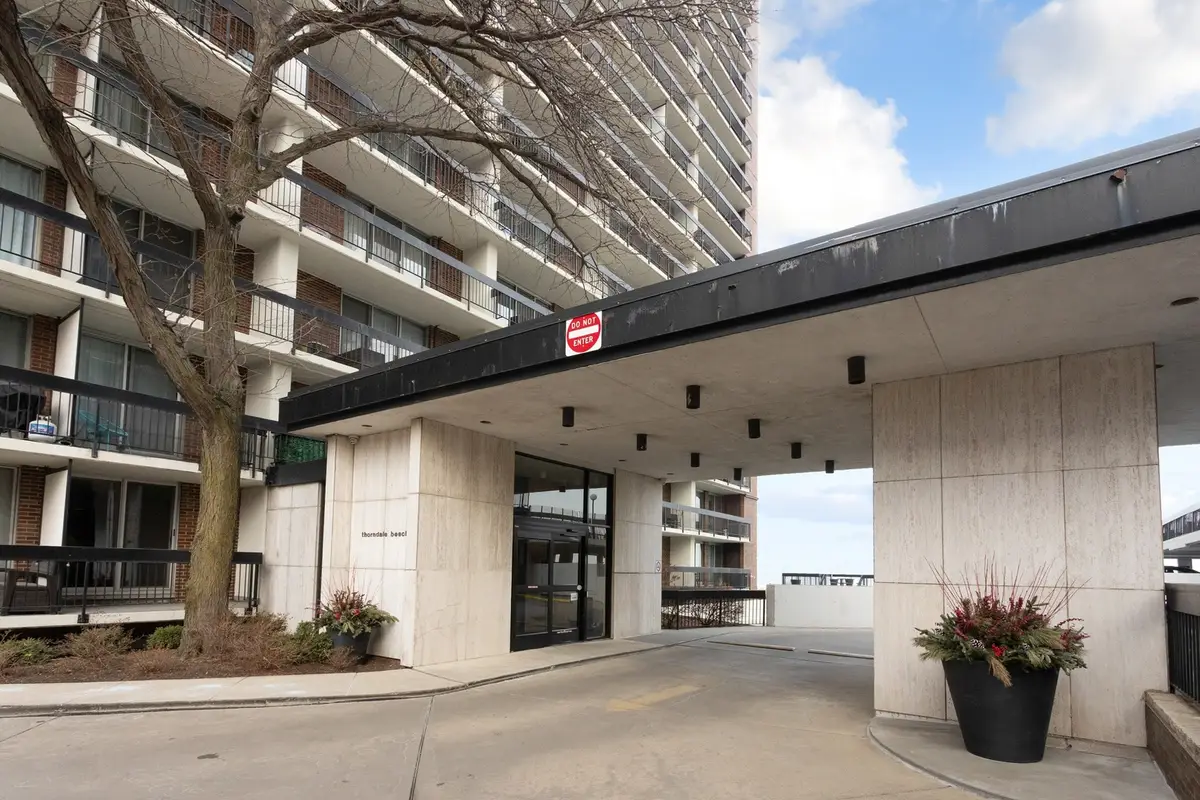5901 N Sheridan Road #2J, Chicago, IL 60660 - #1