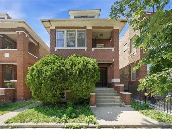6734 S Maplewood Avenue, Chicago, IL 60629