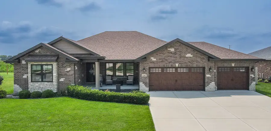 646 S Poplar Circle, Manteno, IL 60950 - #2