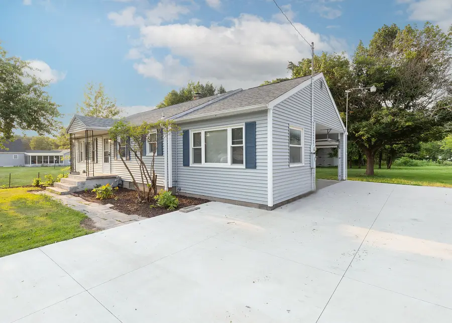 326 W 19th Avenue, Coal Valley, IL 61240 - #2