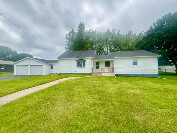 248 SE 3rd Street, Woodhull, IL 61490