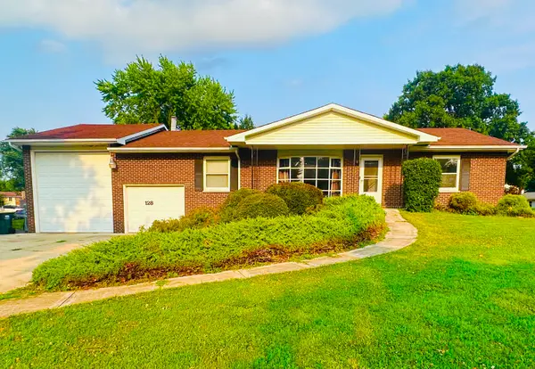 128 Laurie Lane, Oswego, IL 60543