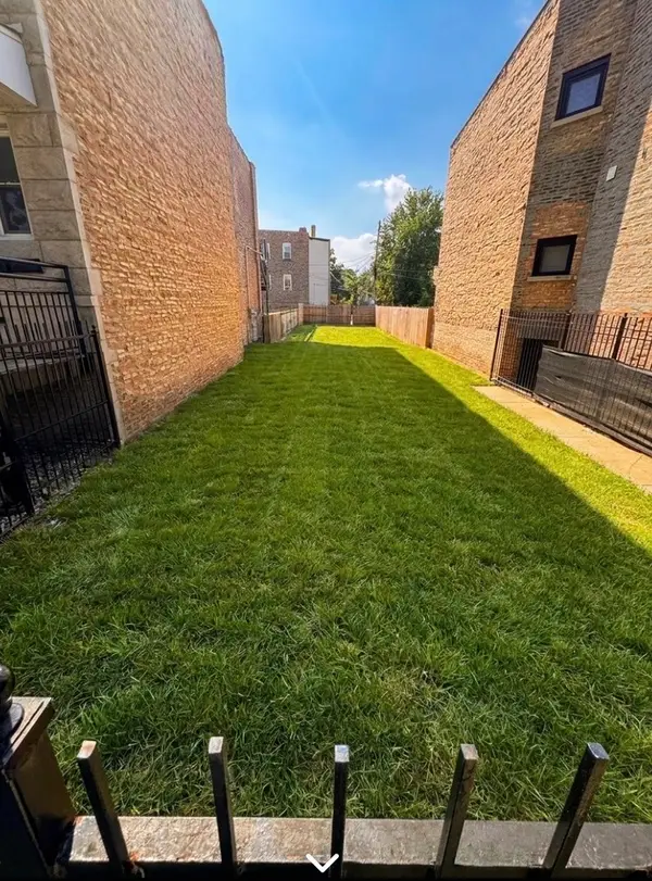820 S Karlov Avenue, Chicago, IL 60624