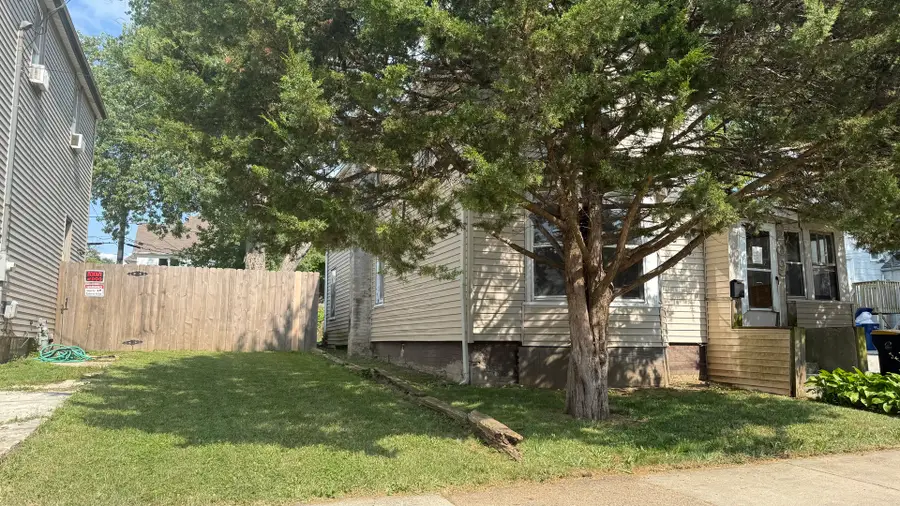 209 Sherman Place, Waukegan, IL 60085 - #2