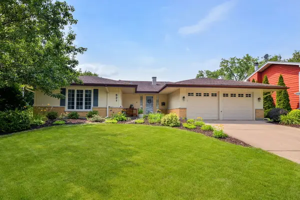 21W621 Buckingham Road, Glen Ellyn, IL 60137
