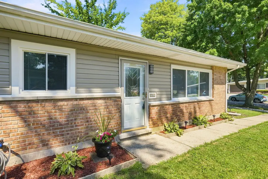 323 Shawnee Street, Park Forest, IL 60466 - #3