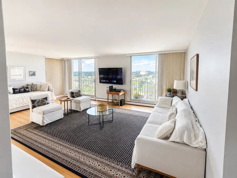20 N Tower Road #10M, Oak Brook, IL 60523 - #3