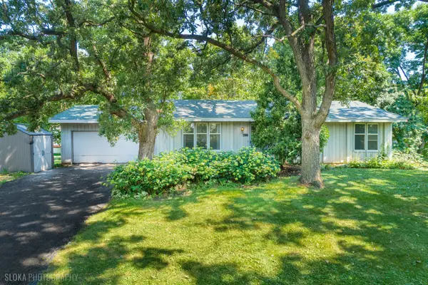 6914 Meadow Drive, Crystal Lake, IL 60012