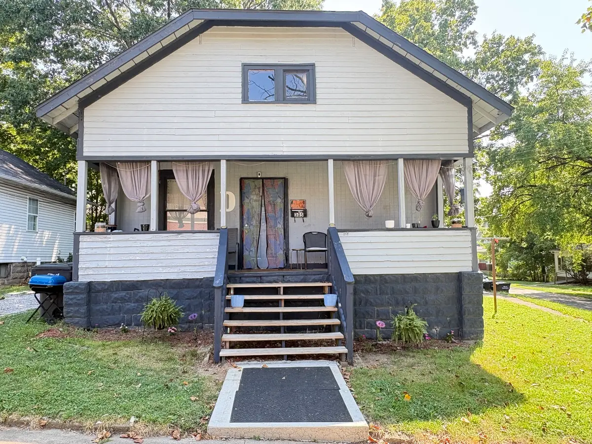 305 S Beveridge Street, Carbondale, IL 62901 - #1