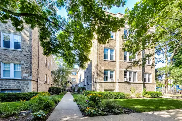 719 Reba Place #2N, Evanston, IL 60202