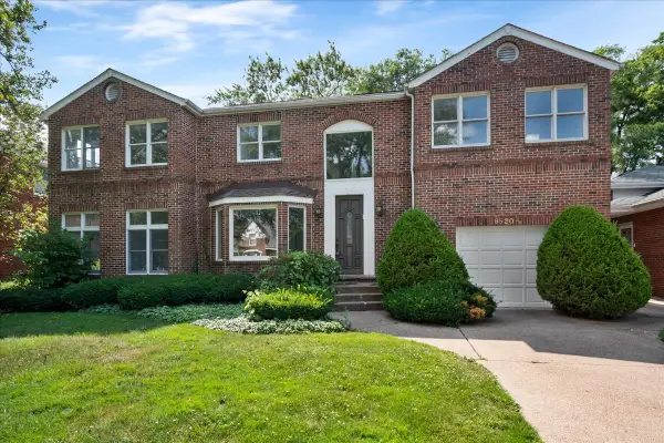 6520 N Christiana Avenue, Lincolnwood, IL 60712