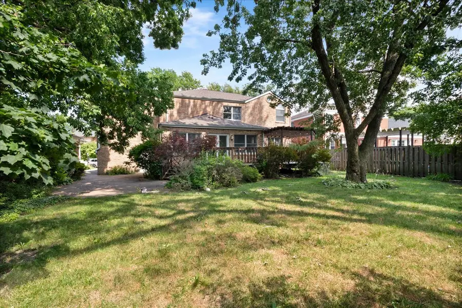 6520 N Christiana Avenue, Lincolnwood, IL 60712 - #3