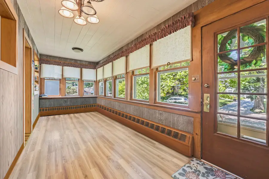 35 Woodland Avenue, Elgin, IL 60123 - #2