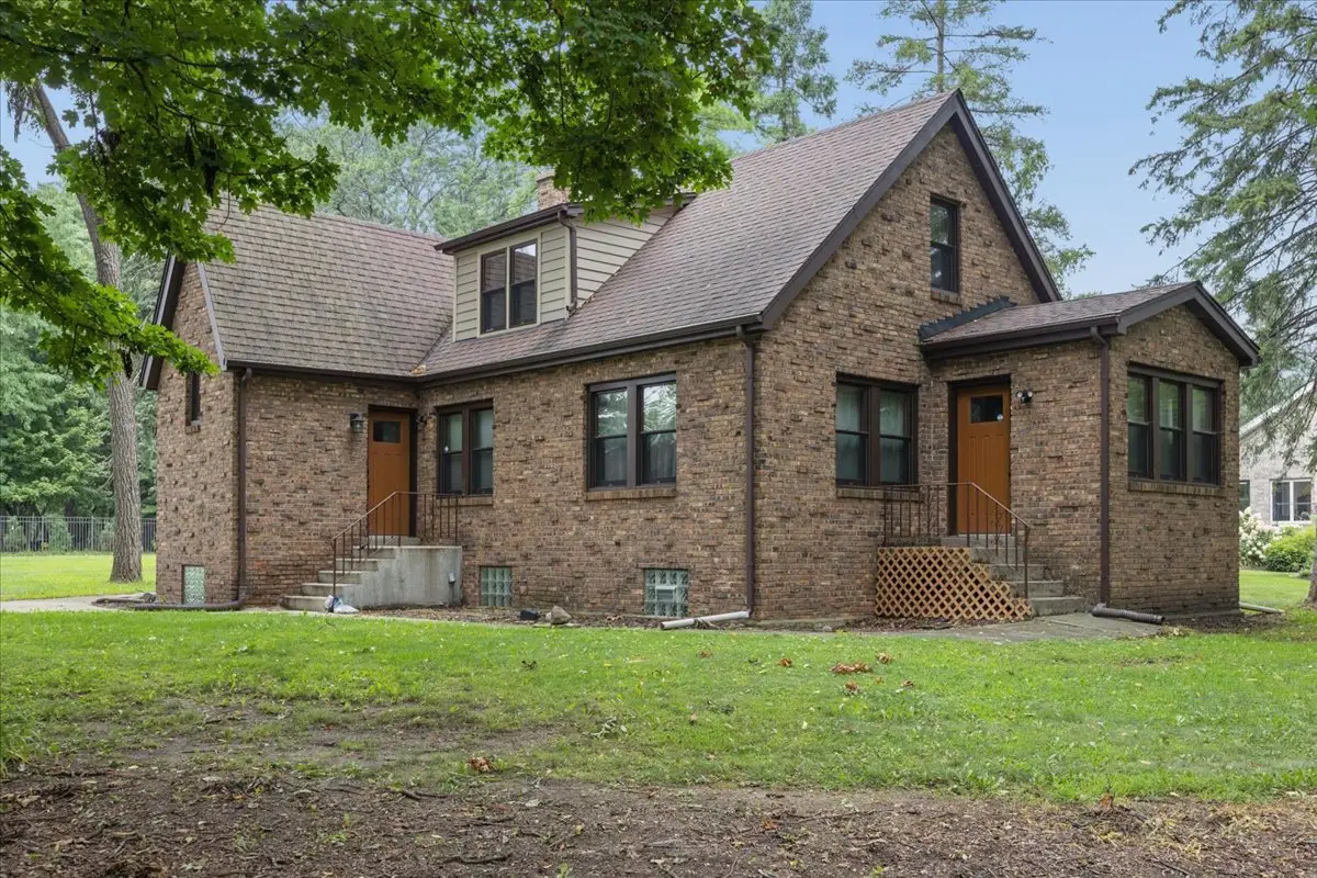9048 Maple Avenue, Burr Ridge, IL 60527 - #1