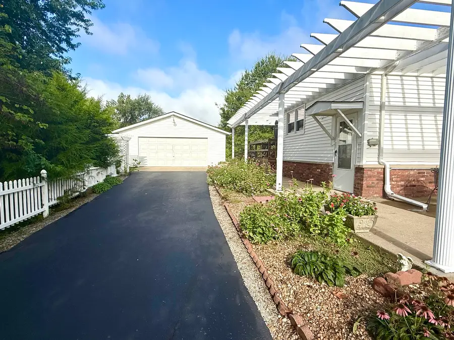 405 N Maple Street, Energy, IL 62933 - #3