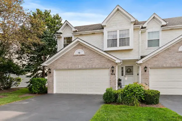 944 Viewpoint Drive, Lake In The Hills, IL 60156