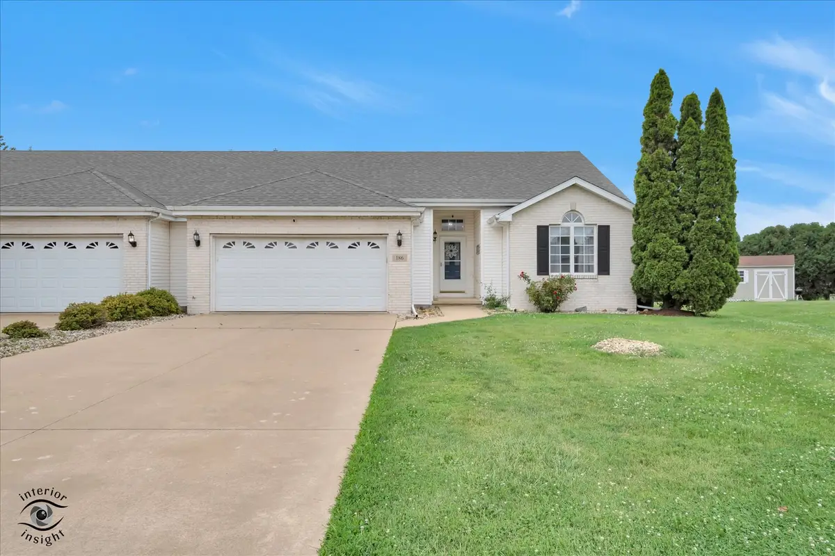 186 E Adams Street, Manteno, IL 60950 - #1