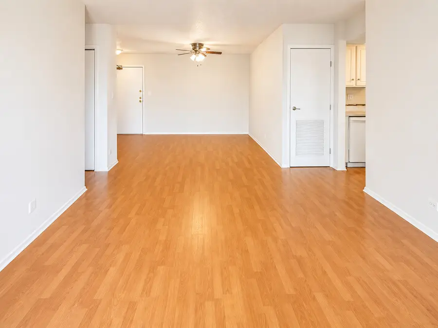 601 W Huntington Commons Road #302, Mount Prospect, IL 60056 - #3