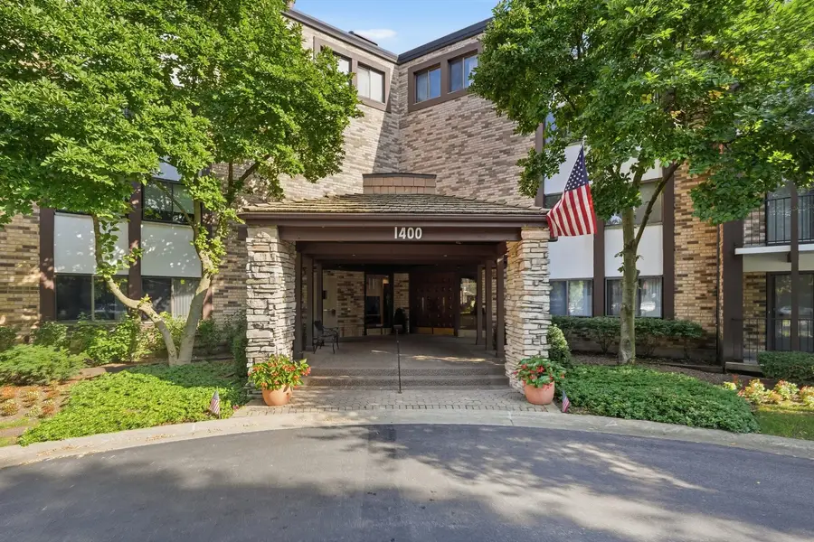 1400 N Yarmouth Place #304, Mount Prospect, IL 60056 - #2