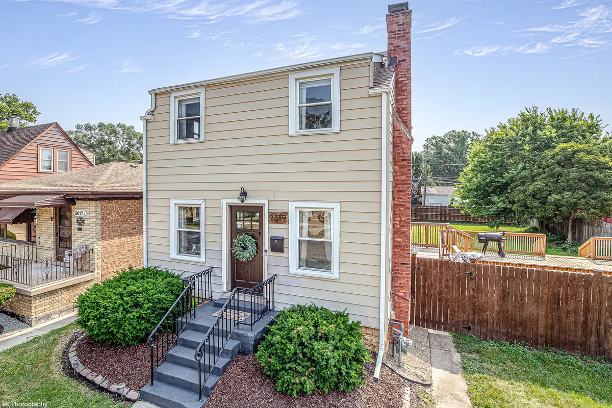 9619 S Albany Avenue, Evergreen Park, IL 60805 - #1