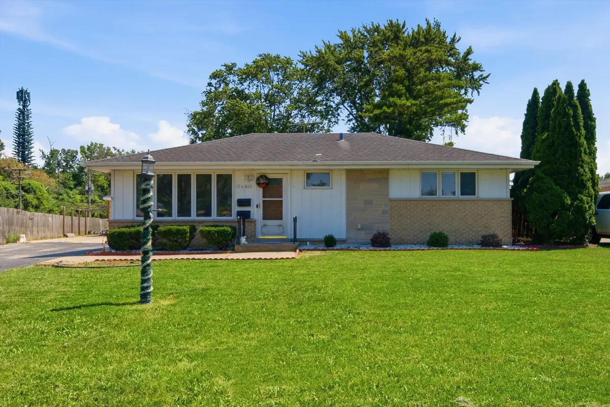 15W425 Victory Parkway, Elmhurst, IL 60126 - #1