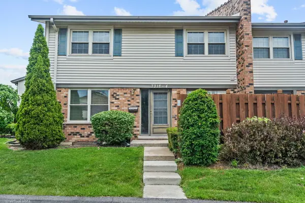 7318 Winthrop Way #4, Downers Grove, IL 60516