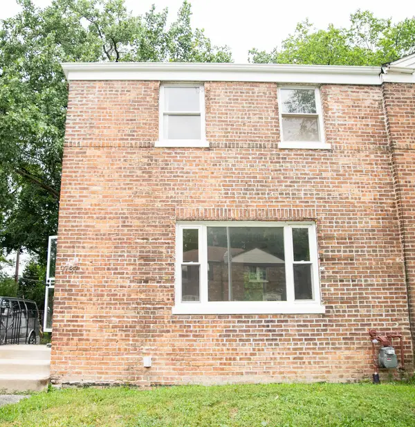 9737 S Merrill Avenue, Chicago, IL 60617