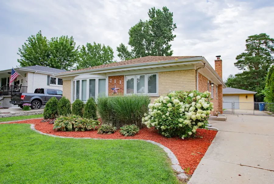 711 Schiller Street, Itasca, IL 60143 - #2