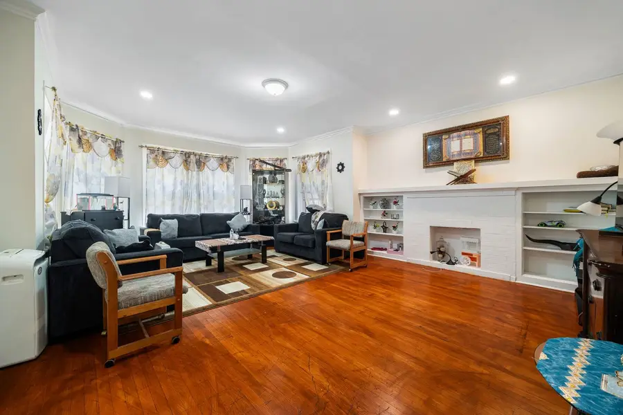 6318 N Bell Avenue, Chicago, IL 60659 - #2