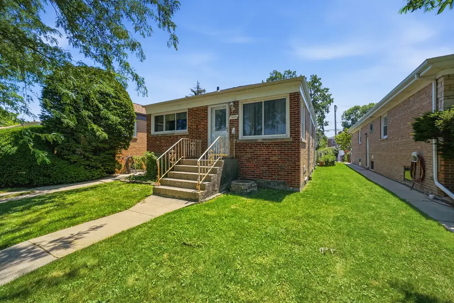 3123 W Howard Street, Chicago, IL 60645 - #2