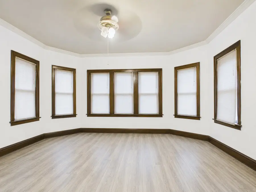 5242 W Schubert Avenue, Chicago, IL 60639 - #3
