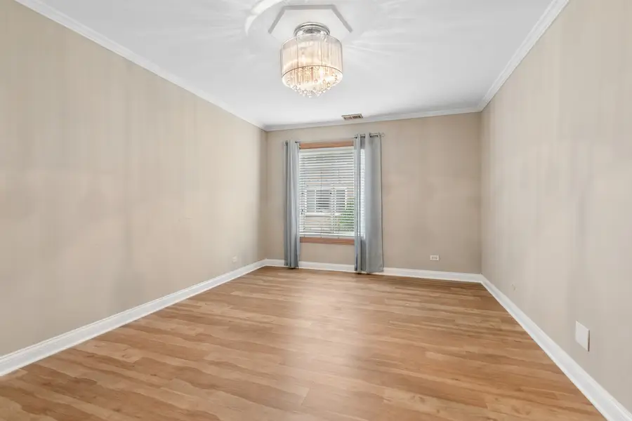 930 Perrie Drive #104, Elk Grove Village, IL 60007 - #2
