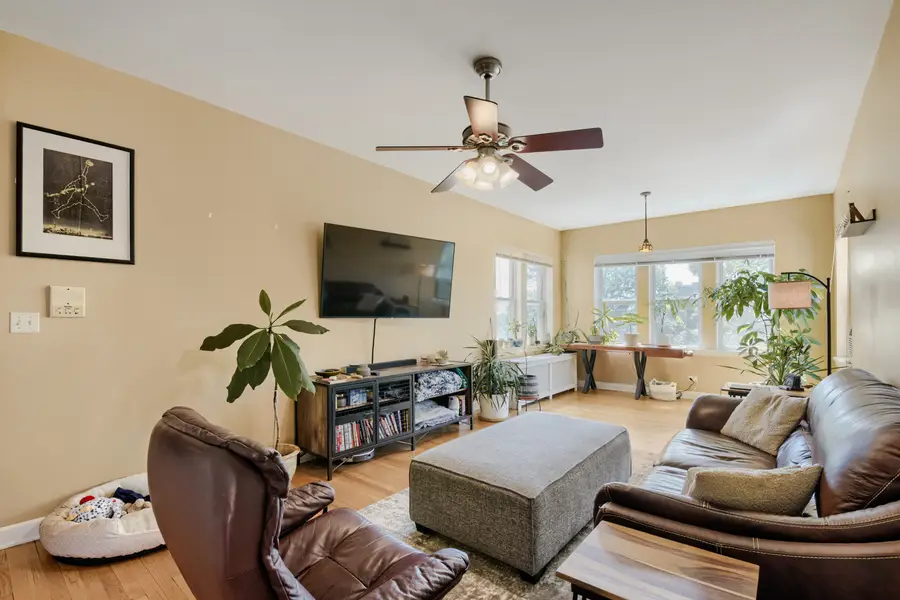 4419 N Whipple Street #3B, Chicago, IL 60625 - #3