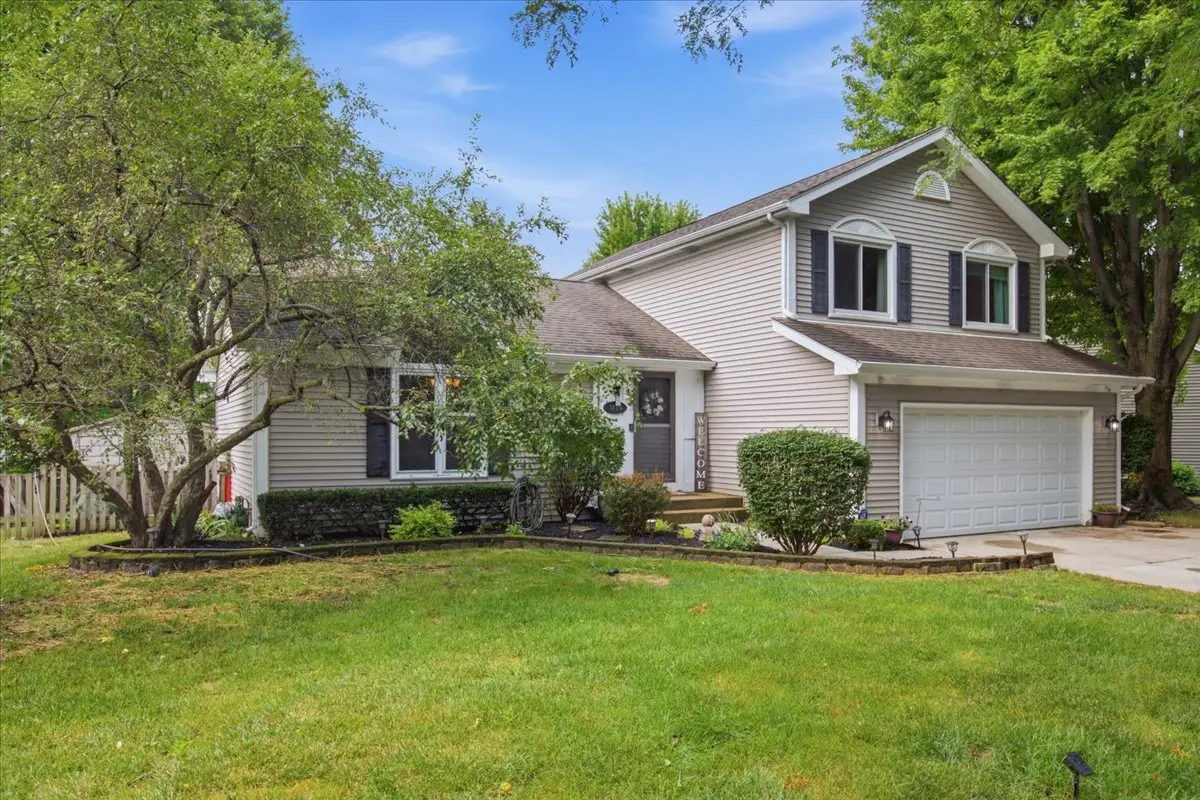 3105 Blackhawk Trail, Saint Charles, IL 60174 - #1