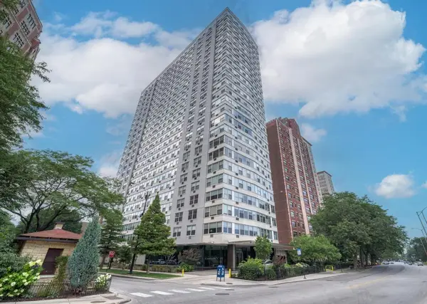 3900 N Lake Shore Drive #12E, Chicago, IL 60613
